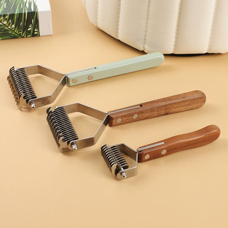 Wooden Handle Dematting Comb f - head_002.png