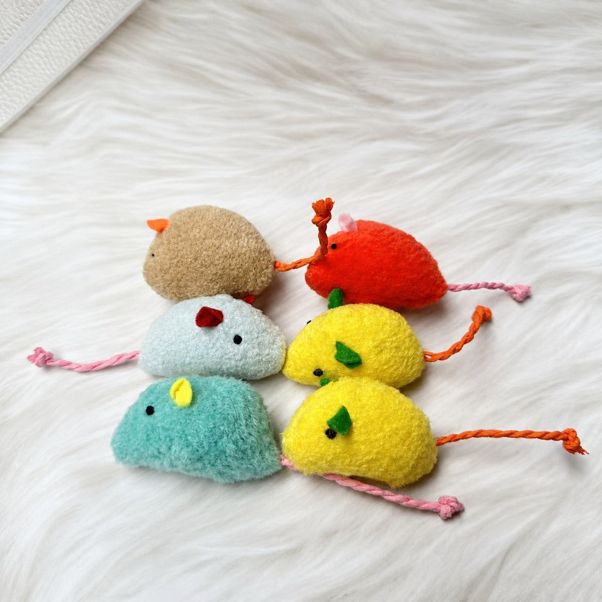 Catnip Mouse Bite Toy – Durabl - head_003.png